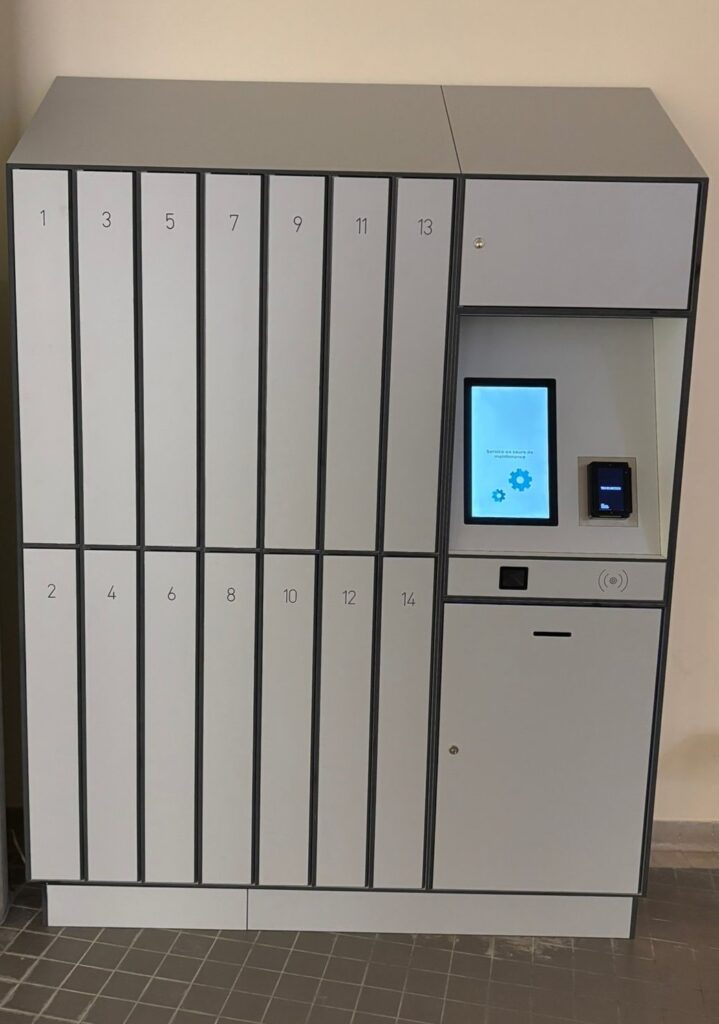 Locker pour service de cordage TennisPro